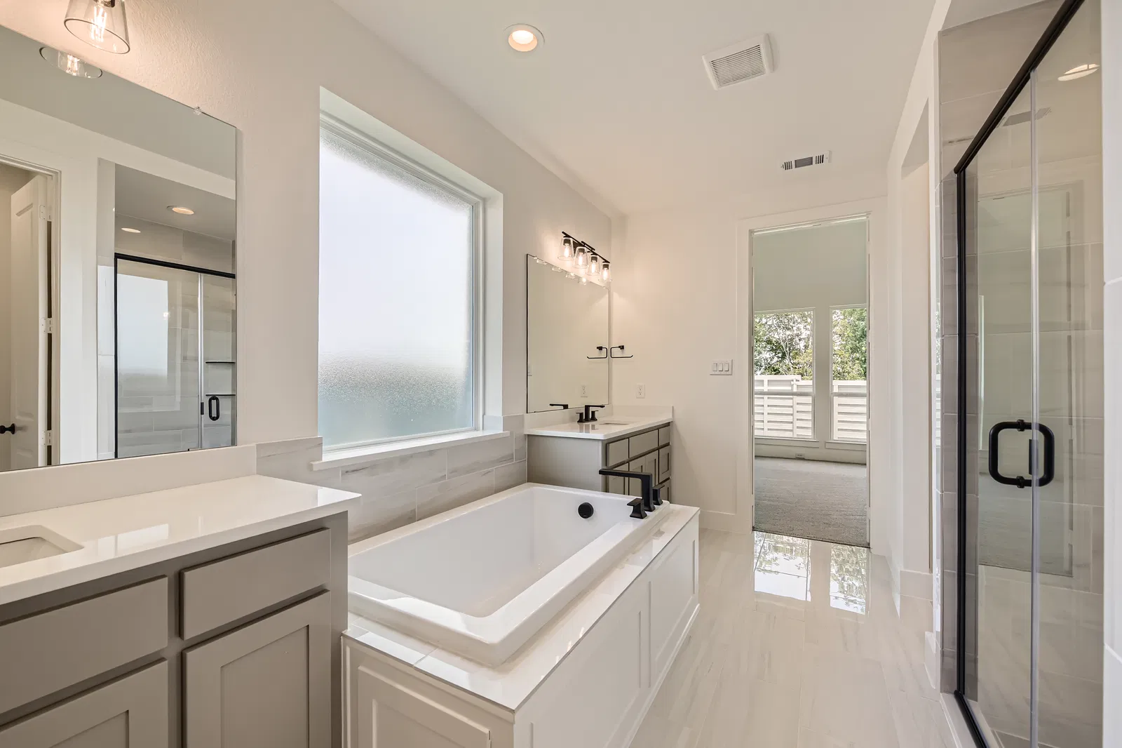 11308-canopy-trl-justin-texas-Primary-Bathroom2