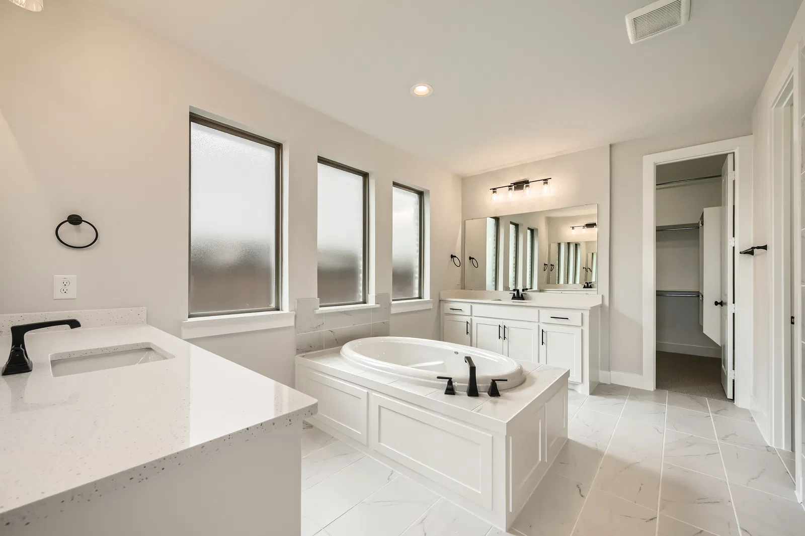 121-derrett-lane-rhome-texas-Primary-Bathroom